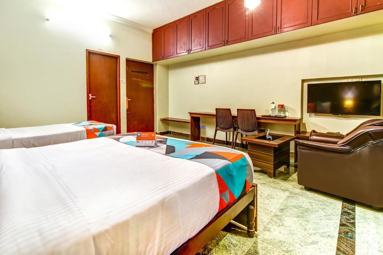 Fabexpress Nestlay Rooms - 100M From Velammal Hall, Moggappair Chennai Eksteriør bilde